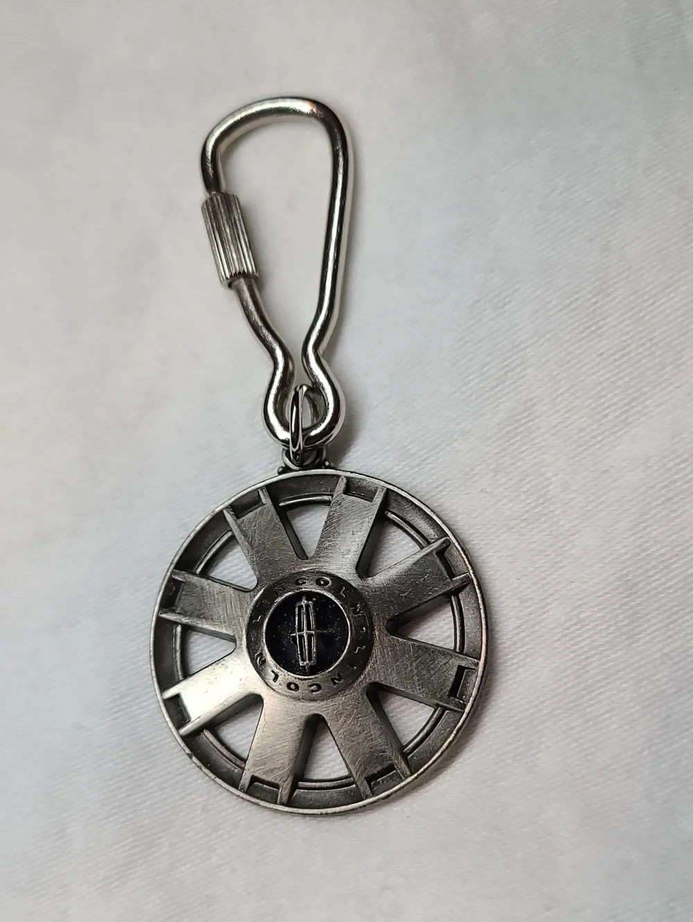 Lincoln Car Wheel Keychain